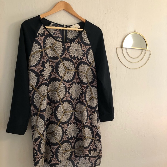 Multi-colored tunic. Great, light material. - Picture 1 of 4